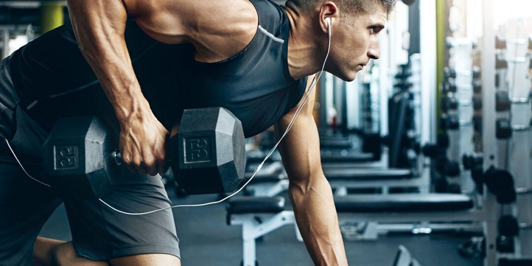 Απελευθερώνοντας την Αντρική Δύναμη: Συμβουλές Γλώσσας Σώματος για τους Άντρες στο Γυμναστήριο